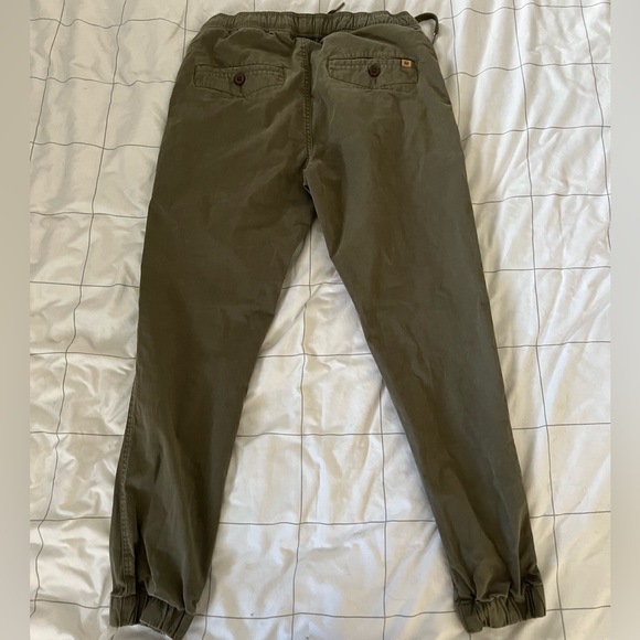 TenTree men’s M olive stretch twill joggers - Picture 2 of 4